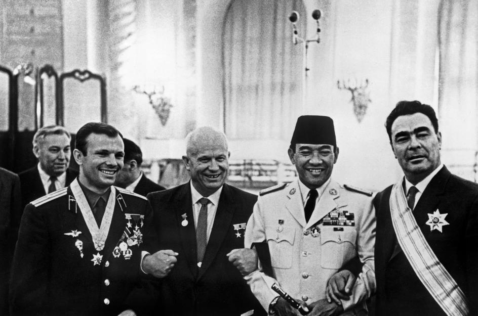 &#91;EVENT SEJARAH&#93; Kenapa Hubungan Luar Negeri Indonesia Cenderung ke Kiri ?