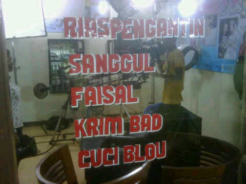 ngakak--tulisan-konyol-di-barang-dagangan-ini-bukti-orang-indonesia-kelewat-kreatif