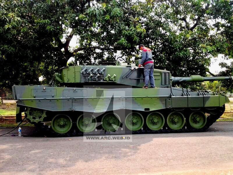 &#91;FOTO&#93; Proses Pengecatan Leopard TNI!