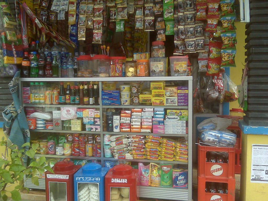 YANG PUNYA WARUNG KELONTONG HARUS HATI-HATI