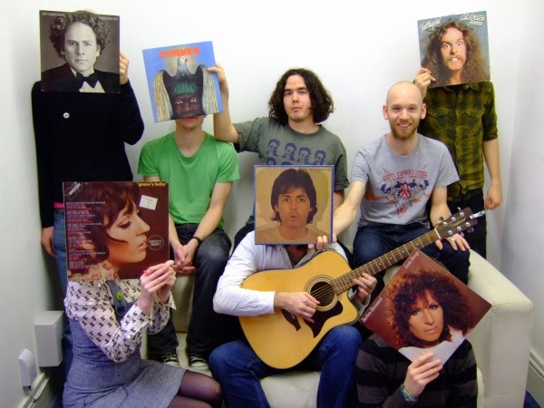 Sleeveface! Cara Baru Menikmati Selfie