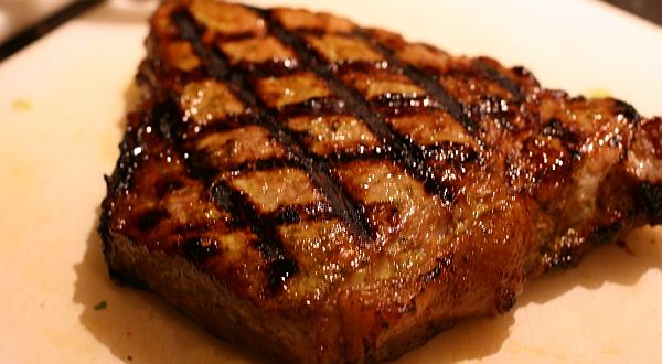 Steak Ini Terbuat dari Kotoran Manusia