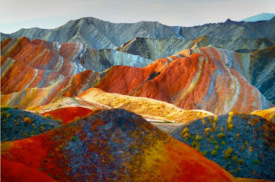 Indahnya Gunung Pelangi