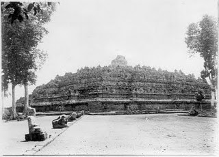 Kondisi Candi Borobudur Saat Pertama Kali Ditemukan &#91;+pic jadul&#93;