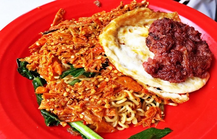 4 MAKANAN PEDAS YANG SEDANG HITS DI INDONESIA, SUDAH COBA GAN?