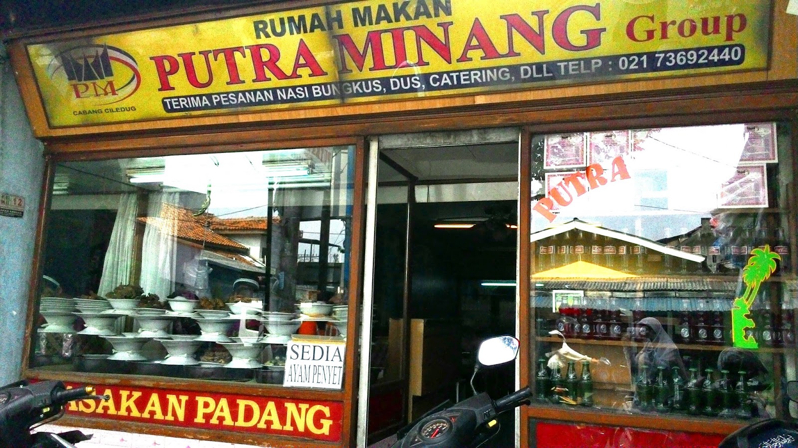 5 Kebahagiaan Yang Kamu Bisa Dapatkan Di Rumah Makan Minang