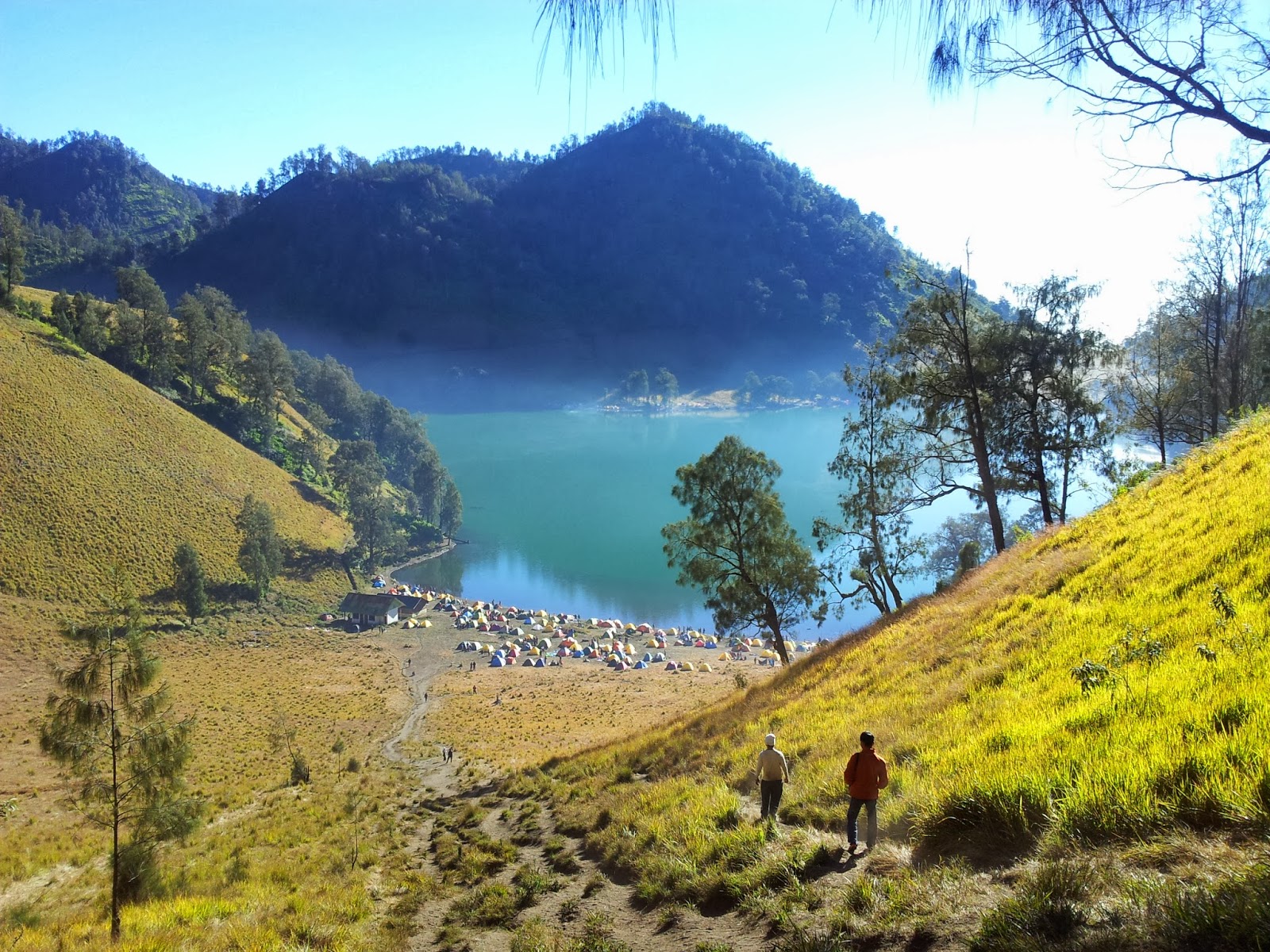 Danau Di Atas Awan