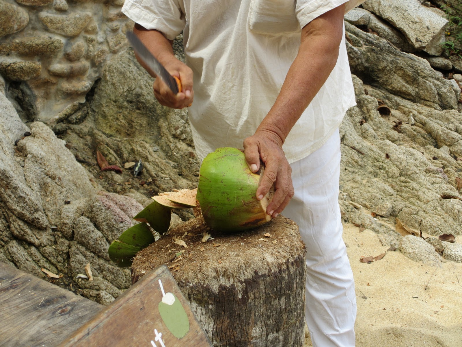 Cara Memotong Kelapa Ala Hawai Vs Trinidad