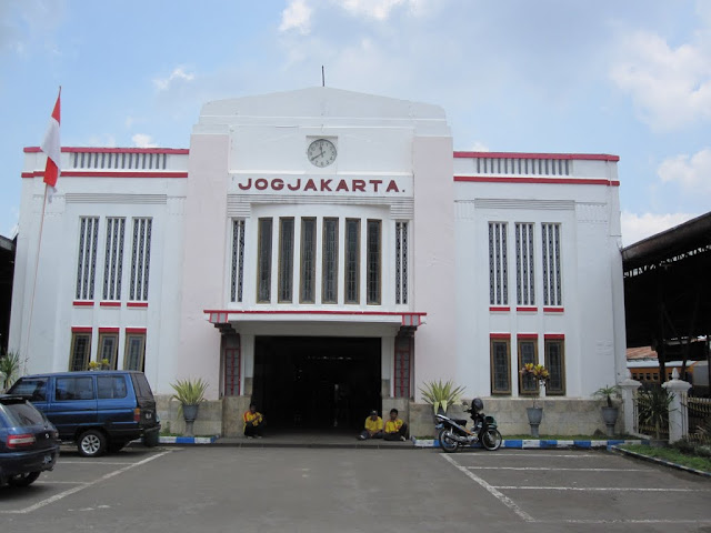 &#91;Katanya&#93; Ini 7 Stasiun Kereta Api Terbaik di Indonesia