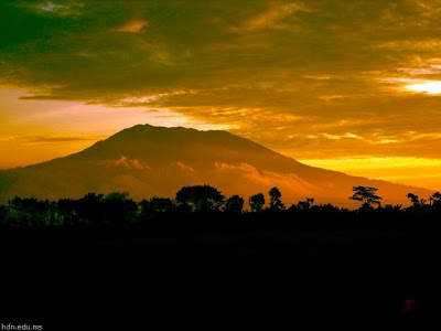 5 Gunung Angker di Jawa 