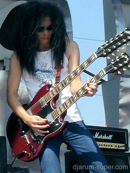 Gitaris Terbaik Yang dimiliki Indonesia