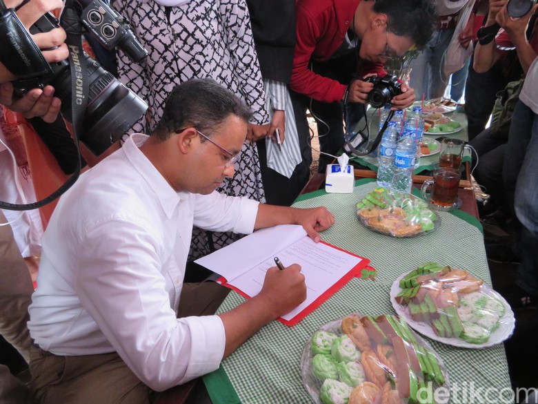 Melawan Lupa, Begini Isi 10 Kontrak Politik Anies Dengan Warga Bukit Duri