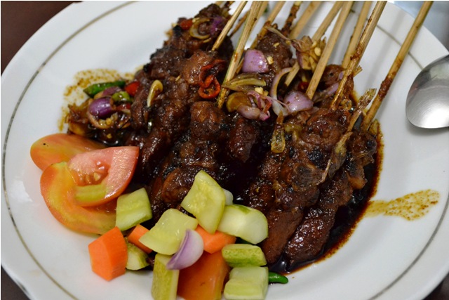 &#91;Sadis nih orang!&#93; - Korbannya ditusuk, dibakar, terus dimakan pula :(