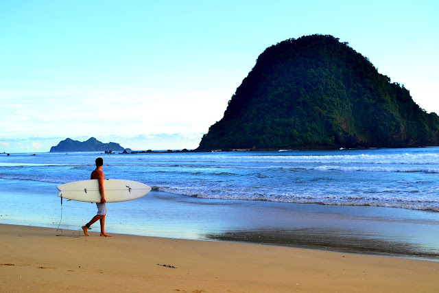 Eksotisme Pulau Merah