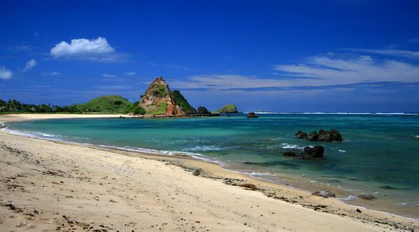 Pantai Plengkung, The Seven Giant Waves Wonder