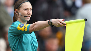 5 Wanita Cantik yang Menjadi Wasit Sepak Bola