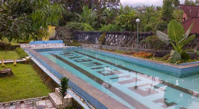 Dijual Hotel Luas di Lokasi Sejuk Cisarua, Bogor AG514