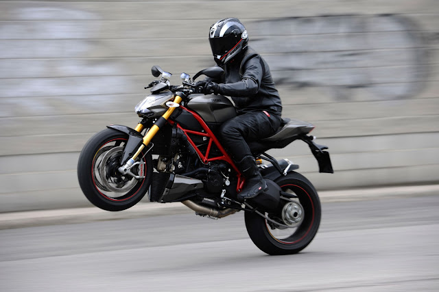 Ducati Streetfighter 848, Naked Bike Ducati dengan Tampilan Keren