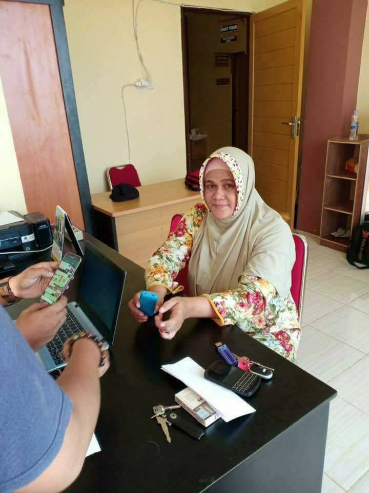 polisi-sita-hp-kepala-sekolah-yang-diduga-sebar-hoax-bom-surabaya