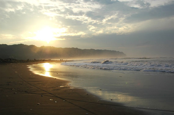 Pesona 5 Tempat Wisata Pantai di Pulau Jawa KASKUS