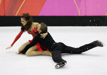 Foto Peristiwa Memalukan (kecelakaan) Pada Olah Raga Ice-Skating