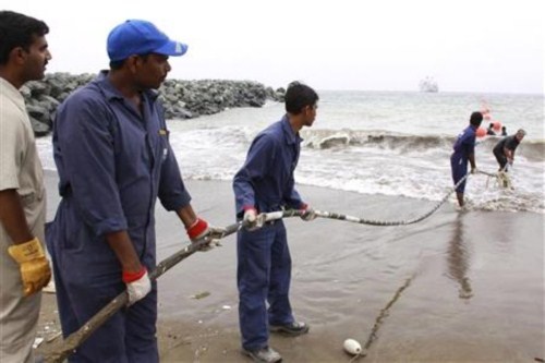 Proses Pemasangan Kabel Komunikasi Bawah Laut (Fibre Optics)