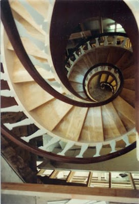 Tangga-tangga Spiral yang Unik
