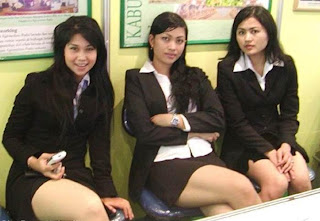 &#91;TRUE STORY&#93; Ane &quot;NGAKU&quot; menikmati GOYANGAN PEREMPUAN DI KRL...