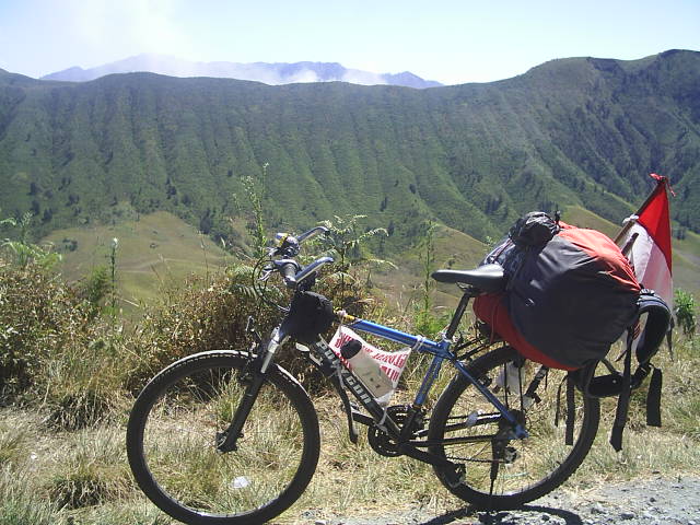 Iwan Sunter, BERSEPEDA mendaki 13 Puncak Gunung