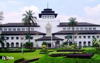 Listrik Gedung Sate Rp. 50 Juta per bulan