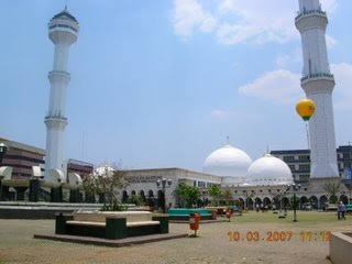 tujuh-menara-paling-terkenal-di-indonesia