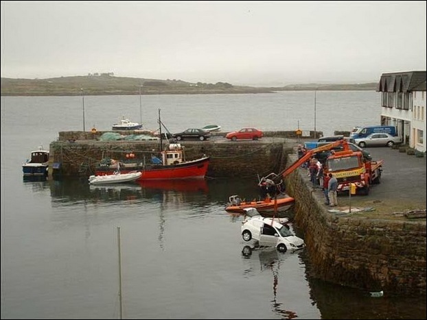 Sudah Jatuh Tertimpa Truck (ngakak)