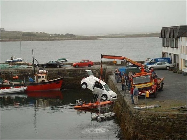 Sudah Jatuh Tertimpa Truck (ngakak)