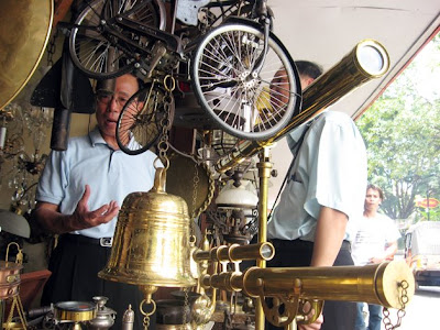 Pasar Barang Antik Jalan Surayaba, Jakarta