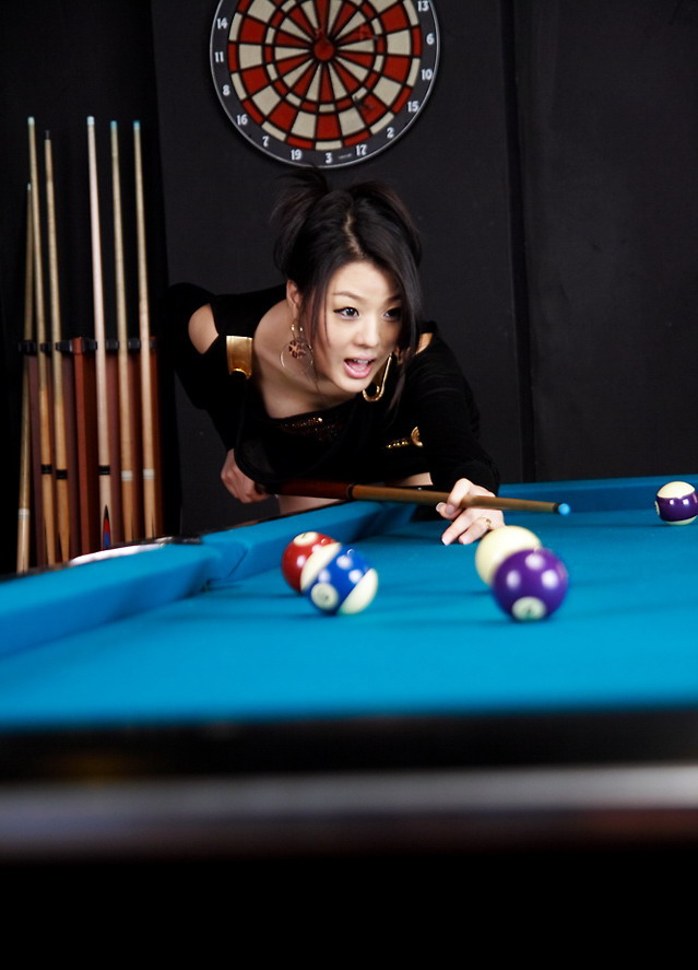 Si Seksi Yang Bermain Billiard - Part 2