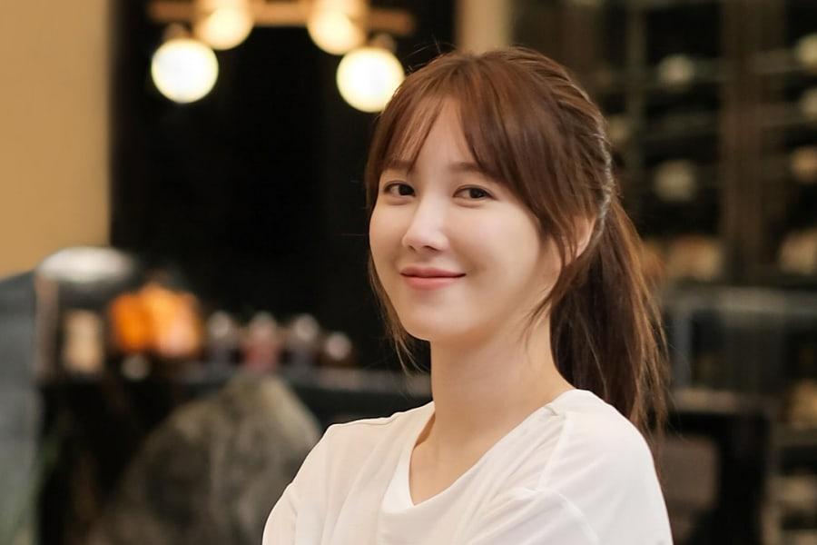 Lee Ji Ah Mengaku Sempat Jatuh Sakit Saat Syuting Adegan 'The Penthouse 3'