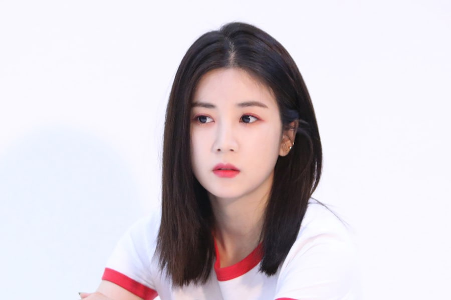 chorong--apink--ungkap-permintaan-maaf-karena-minum-minuman-keras-saat-di-bawah-umur