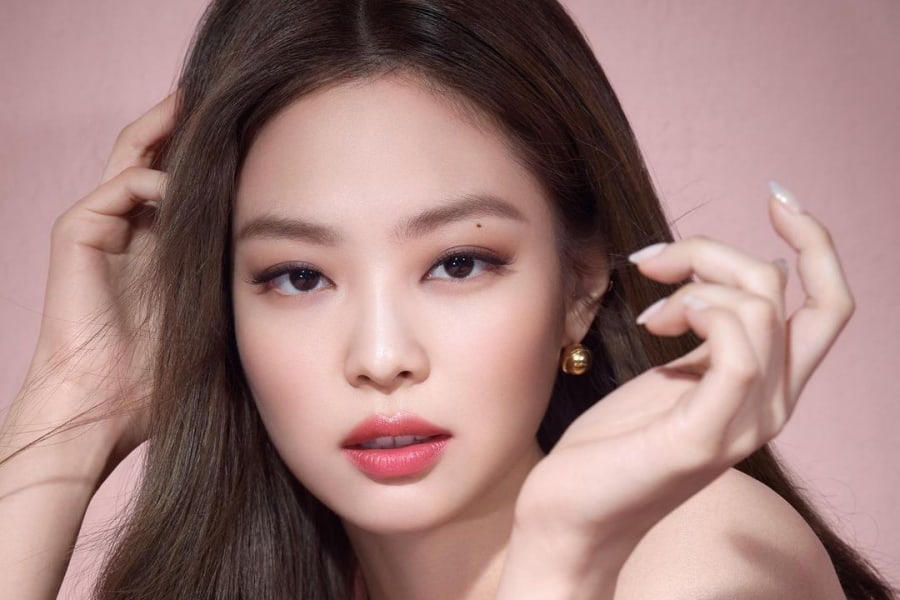 lagu--solo--dari-jennie-lampaui-300-juta-streaming-di-platform-spotify