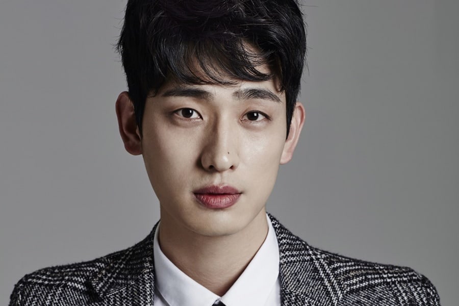 aktor-yoon-park-tandatangani-kontrak-dengan-h-entertainment