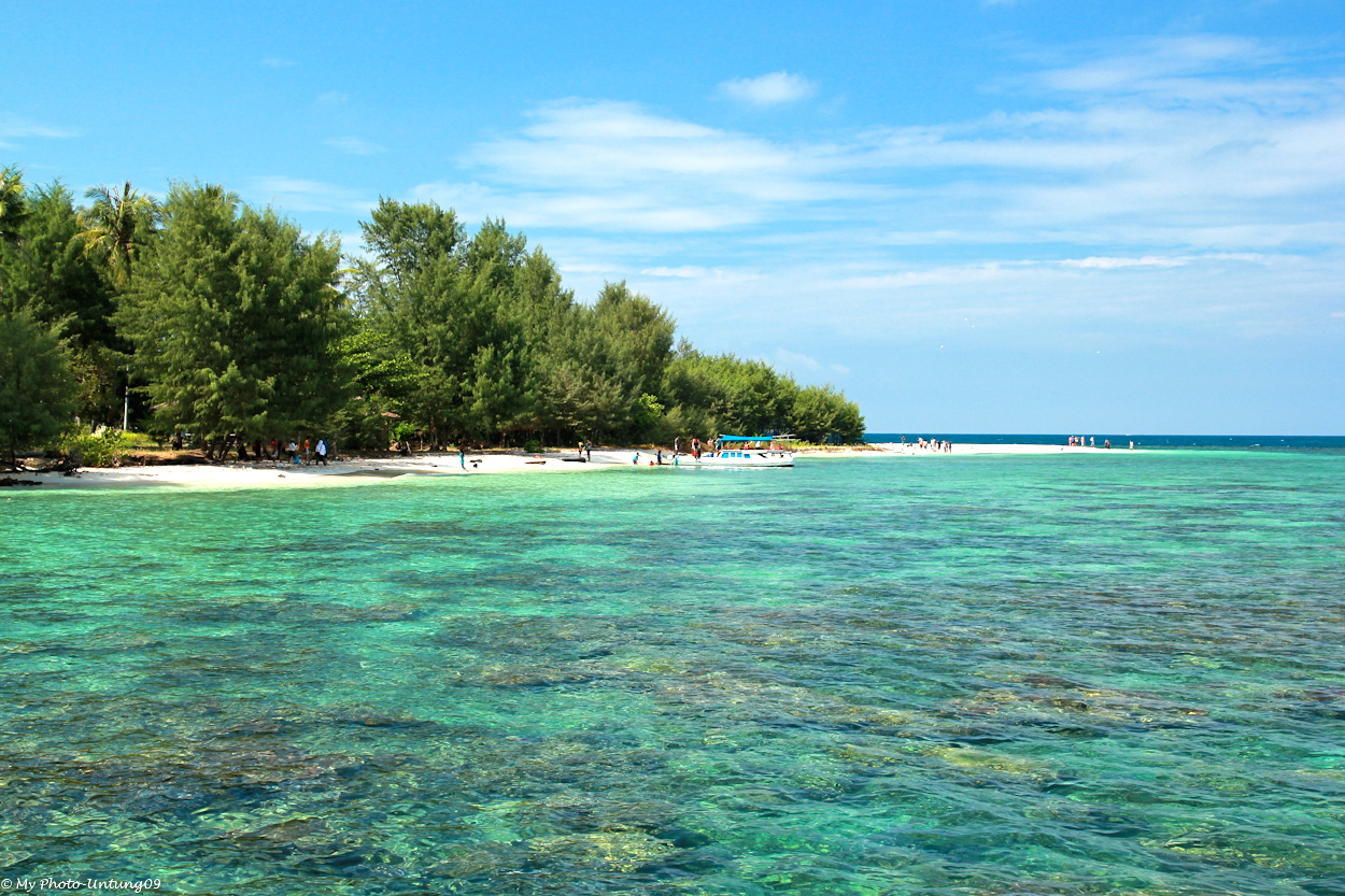 Pulau pulau mempesona yang ada di-Indonesia #pesona Indonesia