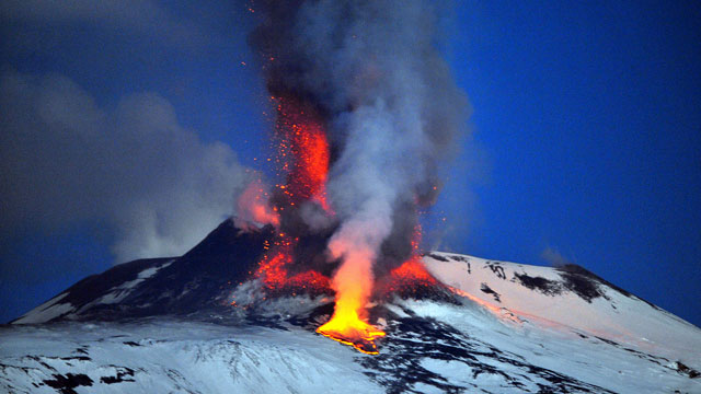 7 Gunung Berapi Aktif Terindah di Dunia (dari Indonesia termasuk)