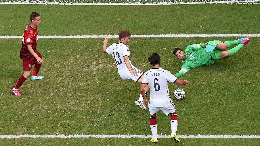 Hattrick Thomas Muller, Jerman Gasak Portugal 4-0