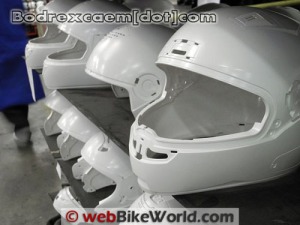PROSES PEMBUATAN HELM TERBAIK DI DUNIA