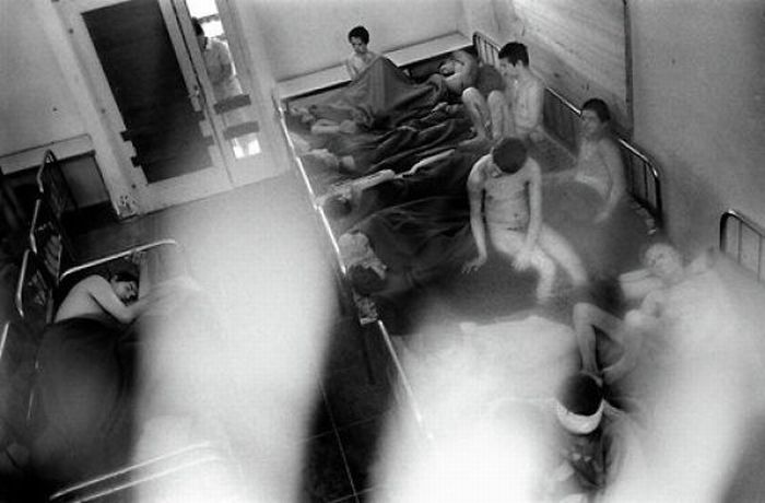 Foto Tragis Rumah Sakit Jiwa Di Serbia-Kosovo &#91; agak BB + DP &#93;
