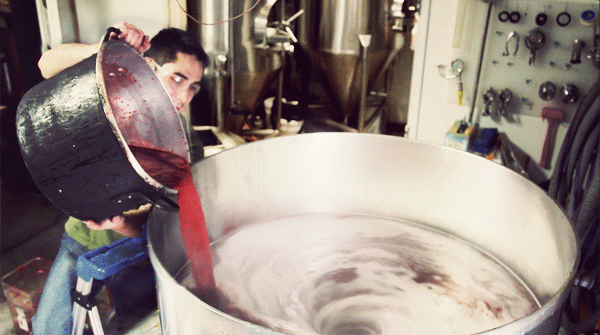 Yuk Intip, Proses Pembuatan Strawberry Beer &#91;IMG&#93;