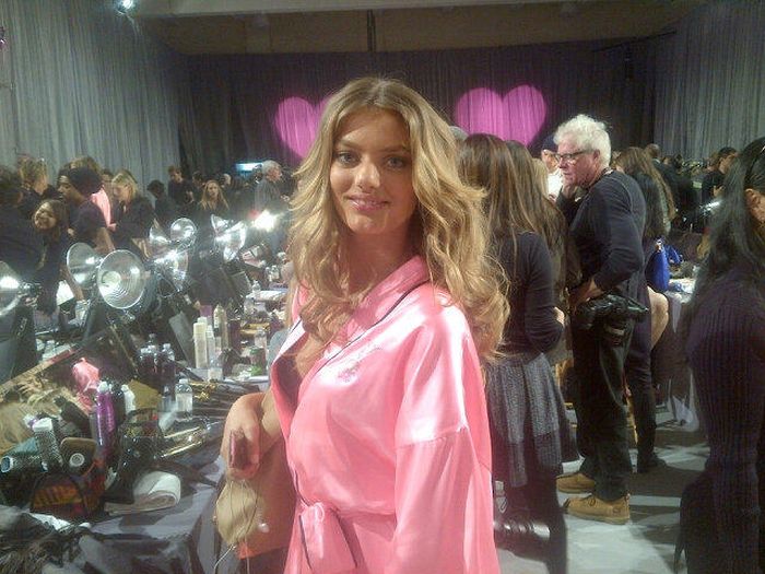 Di Balik Layar Victoria’s Secret Fashion Show 2012