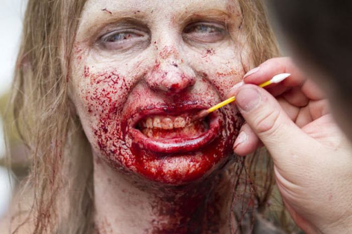 Behind The Scenes of &quot;The Walking Dead&quot; 