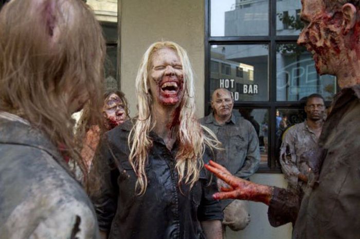 Behind The Scenes of &quot;The Walking Dead&quot; 