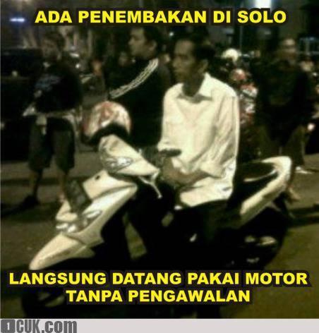 BERITA FOTO: Presiden Jokowi Berjalan Enteng di Lokasi Bom Sarinah