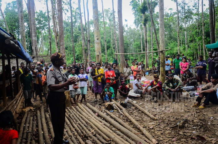 &#91;Melihat Papua dari Luar Perbatasan&#93; Asiki 27 September 2014: Pasar di Garis Batas